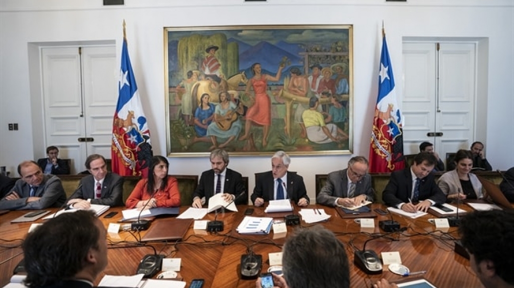 Chilean President Sebastián Piñera with his new cabinet. (Presidencia Chile)