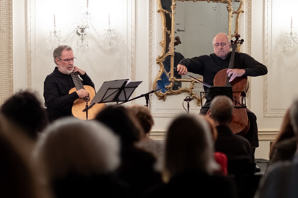 Paul Galbraith and Antonio Meneses