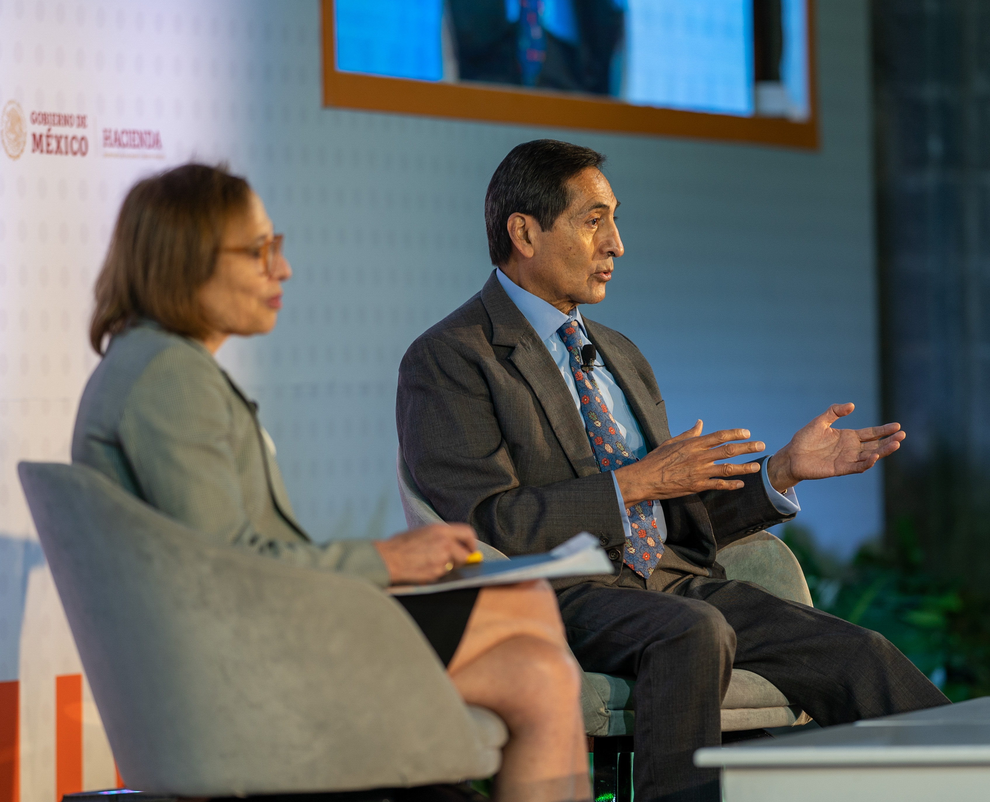 Susan Segal and Rogelio Ramírez de la O