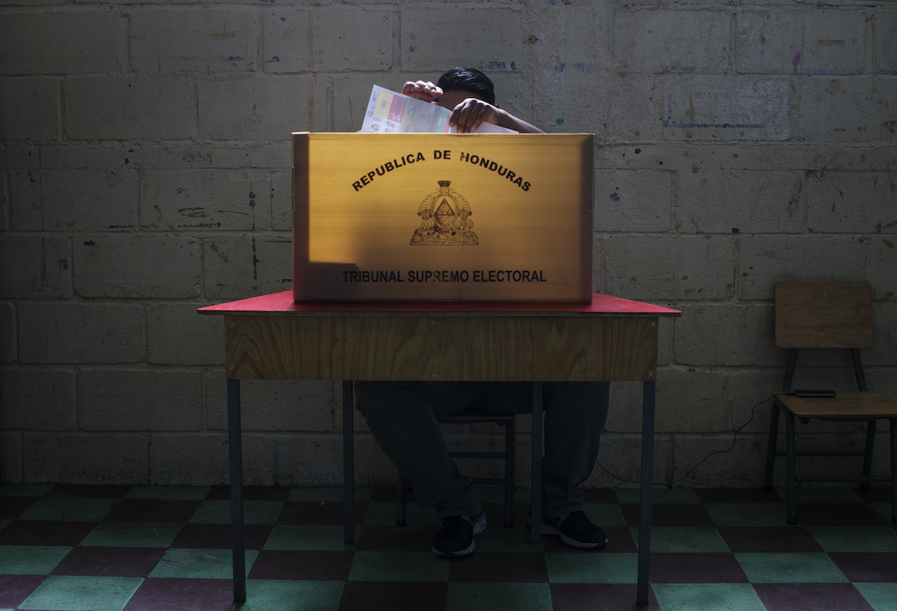 Voter in Honduras