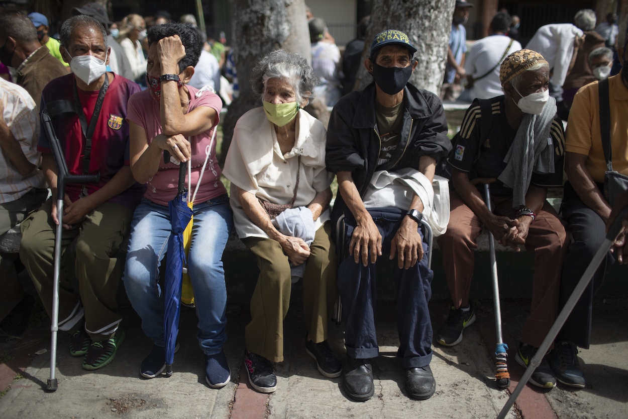 Waiting in line for a vaccine in Caracas. (AP)