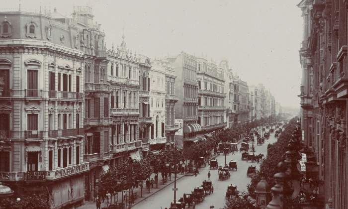 Avenida de Mayo in Buenos Aires.