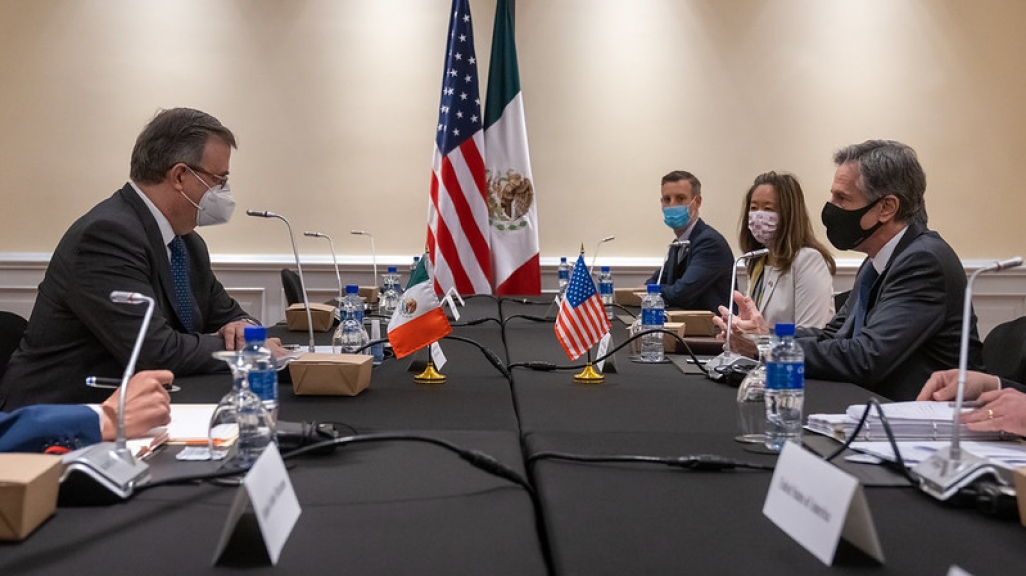 Mexico's Minister Marcelo Ebrard (L) and U.S. Secretary Blinken at a meeting. (Image: U.S. State Department)