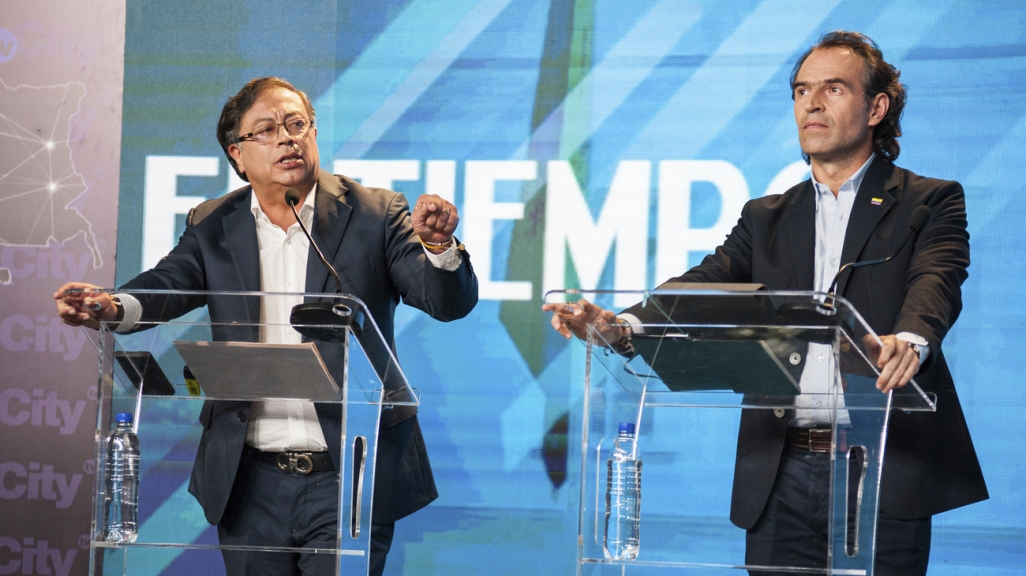 Gustavo Petro (L) and Federico "Fico" Gutiérrez.