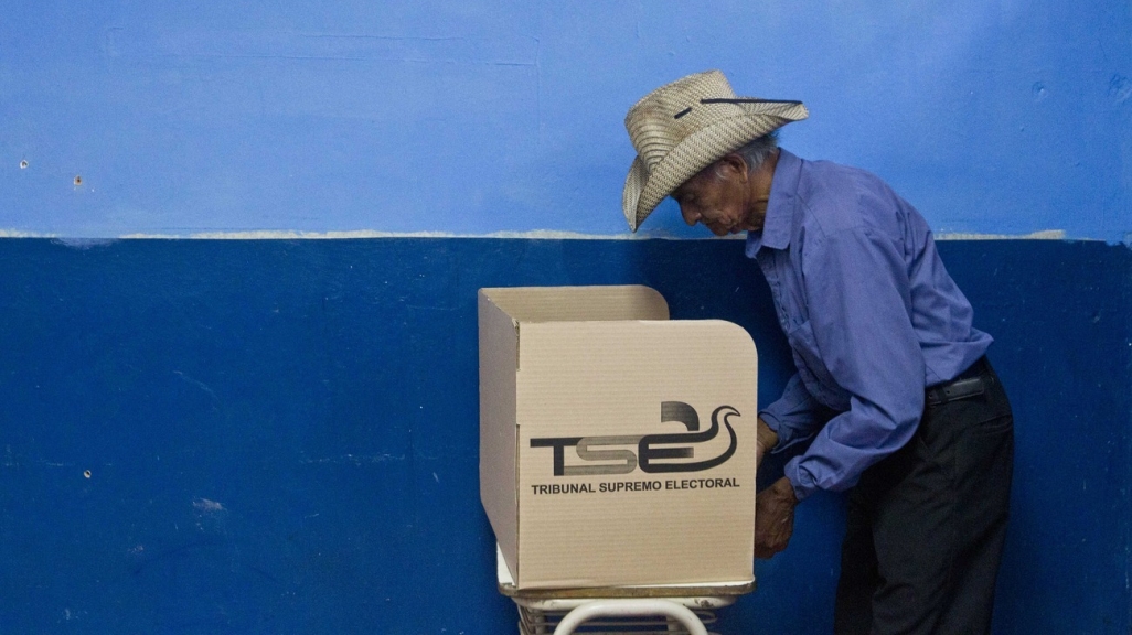 Voter in El Salvador.