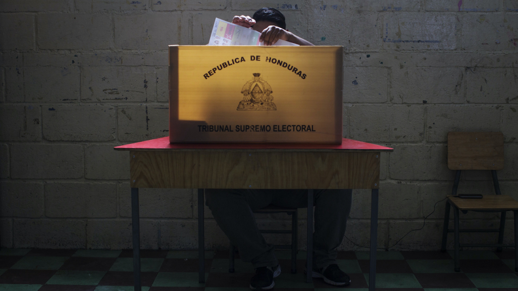 Voter in Honduras
