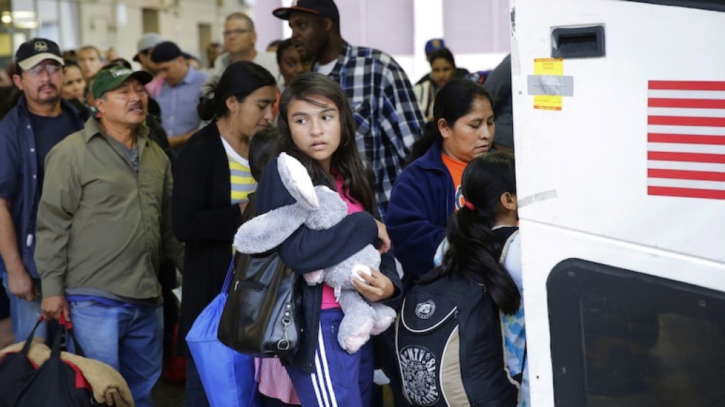 Salvadoran migrants at a Texas border crossing. (AP)
