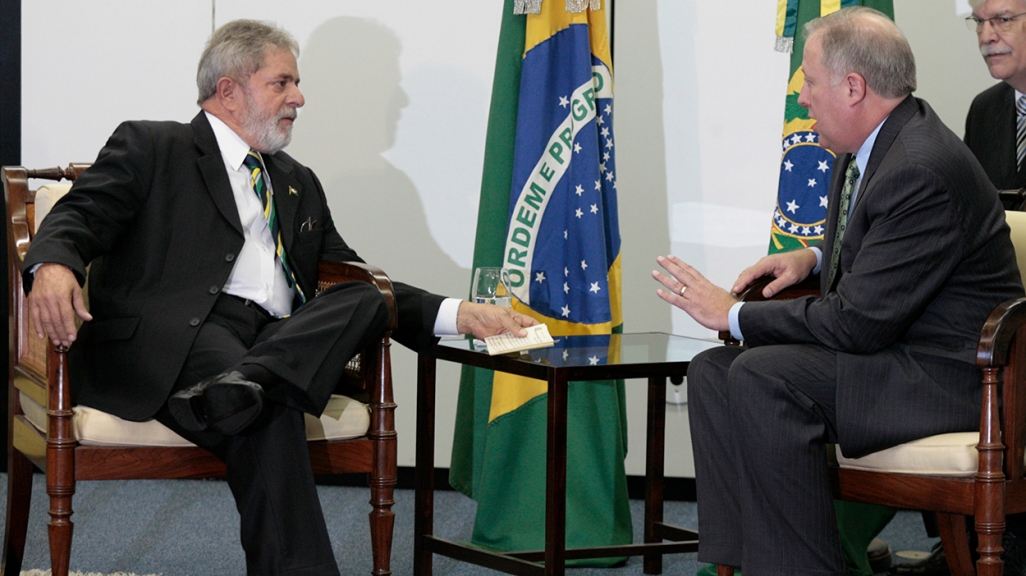 President Luiz Inácio Lula da Silva (L) and Ambassador Tom Shannon in 2010. (AP)