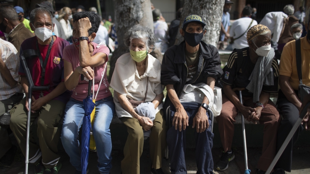 Waiting in line for a vaccine in Caracas. (AP)