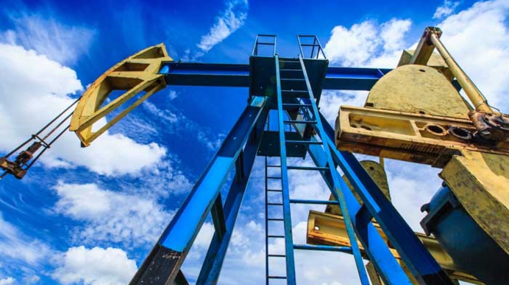 AdobeStock_Onshore_oilrig_well