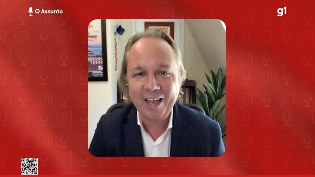 Brian Winter being interviewed by O Assunto podcast