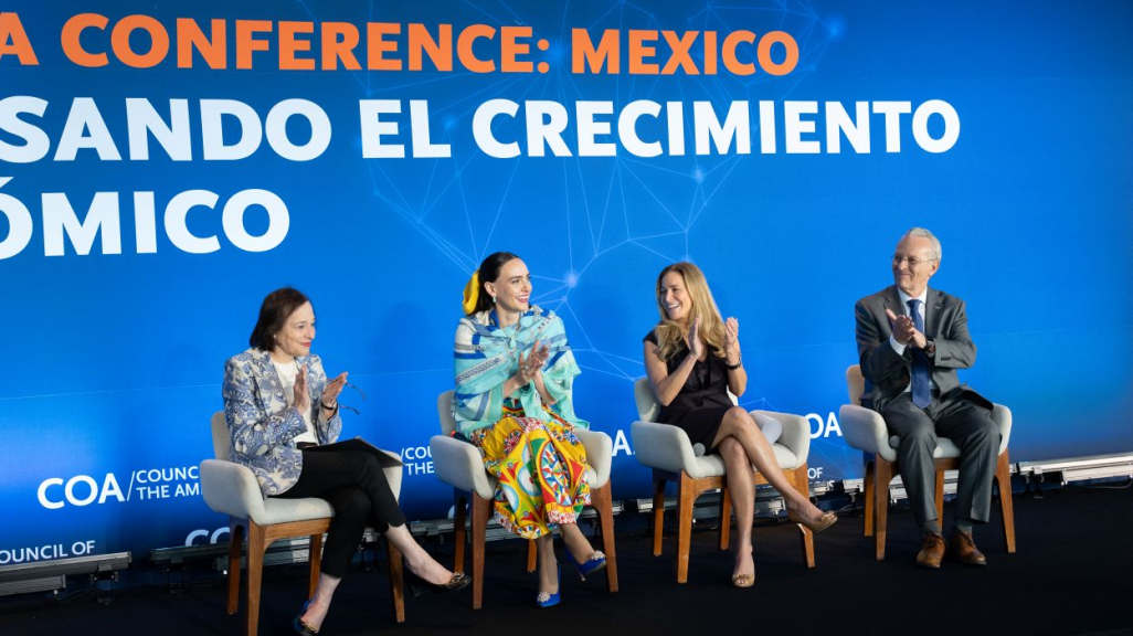 Panel during the 2026 COA Mexico Conference