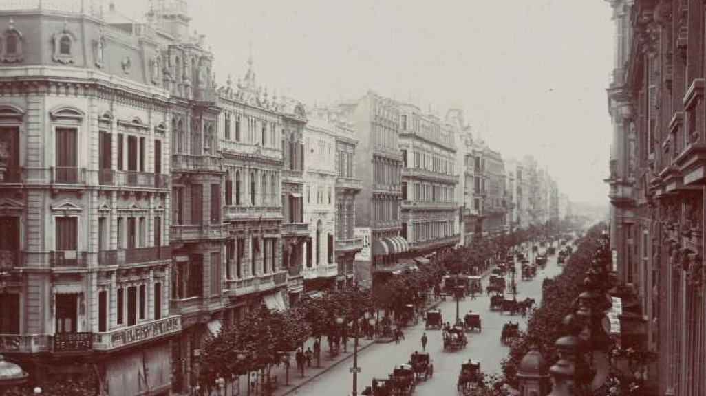 Avenida de Mayo in Buenos Aires.
