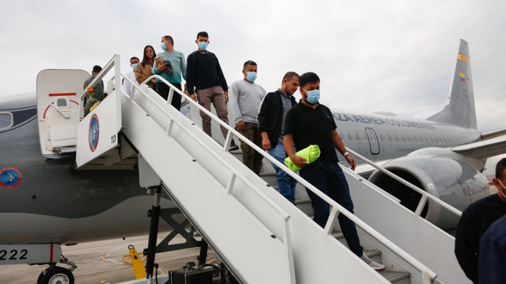 A deportation flight. (The Colombian Foreign Ministry's X Account)
