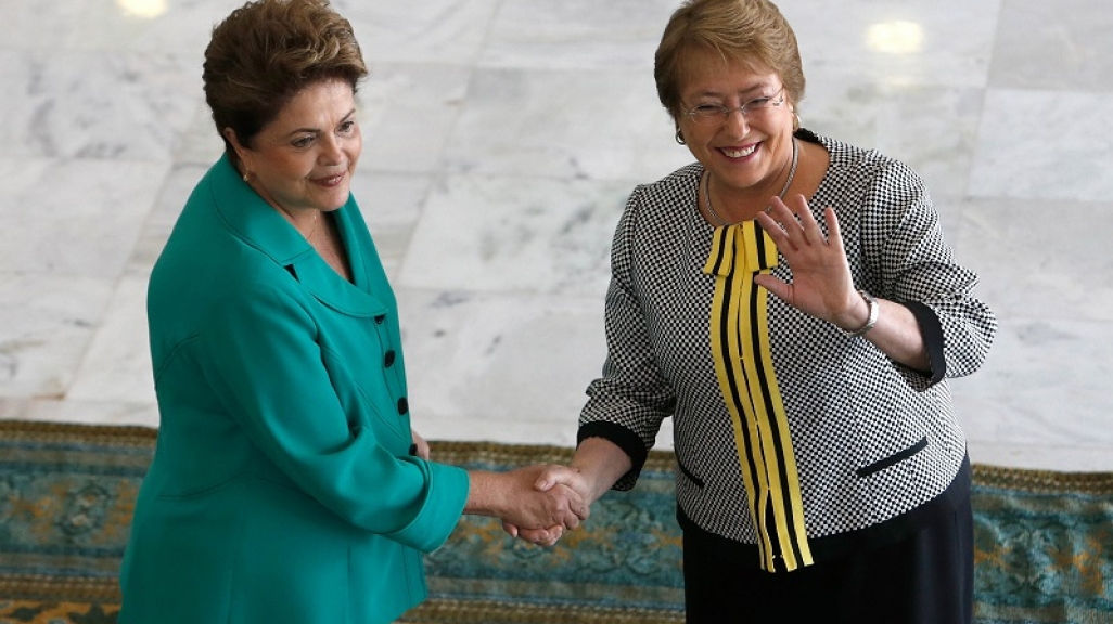 Brazil's President Dilma Rousseff with Chile's President Michelle Bachelet