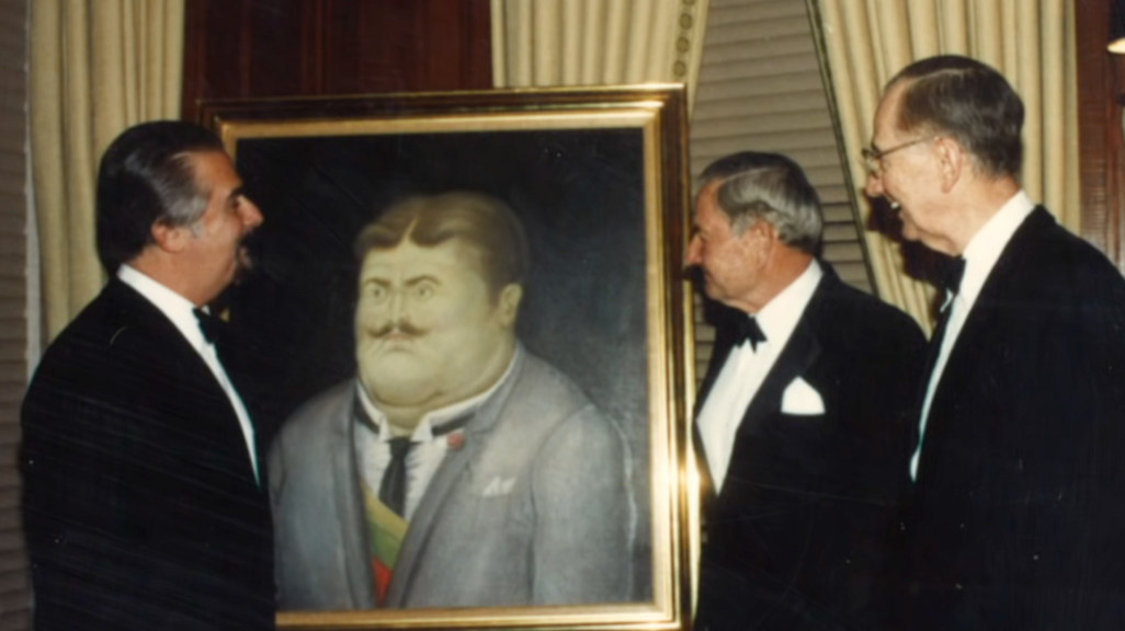 (L-R) Fernando Botero, AS/COA Founder David Rockefeller, and Ambassador George W. Landau with the painting El Presidente.