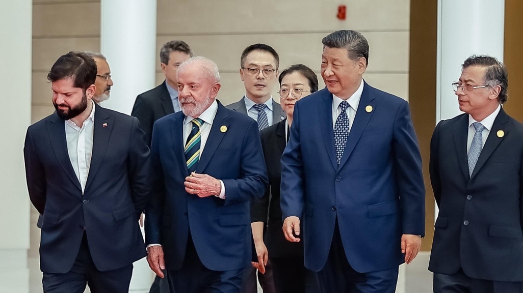 (L-R) Presidents Boric, Lula da Silva, Xi, and Petro in Beijing. (X)
