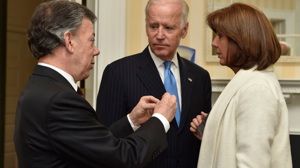 Colombian President Juan Manuel Santos with U.S. Vice President Joe Biden