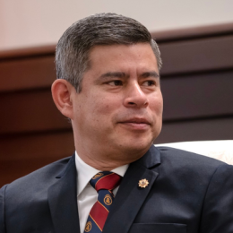 Luis Galarreta, Peru