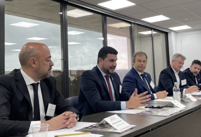 Marcos Cleri leads the discussion
