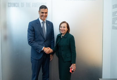 (L-R) President of the Government of Spain Pedro Sánchez and AS/COA President and CEO Susan Segal. (Roey Yohai/Roey Yohai Photography)