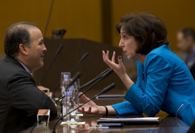 Ambassador of Panama to the United States Emanuel González-Revilla talks with U.S. Assistant Secretary of State for Western Hemisphere Affairs Roberta Jacobson (Image: Mark Finkenstaedt)