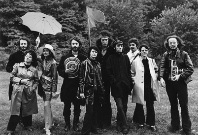 Leandro Katz, Laura Márquez, Beba Damianovich, Friends, Amaro, Hélio Oiticica, Jon Tob Azulay, Susana Perea, and Ted Castle. Inwood Hill Park, Event for the Installation of Katz’s Columna I-Angualasto, 1971. Leandro Katz Archive.