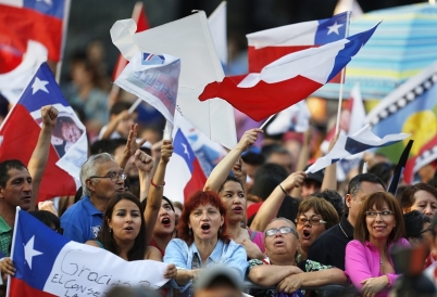 Chilean voters rally