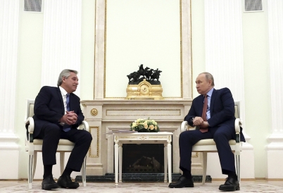 Presidents Fernández and Putin in Moscow. (AP)