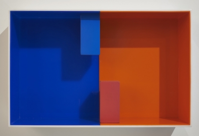 Caja #9 (Box #9), 1971. Acrylic plastic and wood, 14 x 24 x 5 5/8 inches (35.6 x 61 x 14.3 cm). Private collection. Courtesy of Henrique Faria, New York.