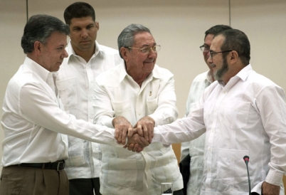Raul Castro, Juan Manuel Santos, and FARC agreement
