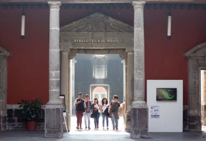 Mexican students at the National Library (Image: Carin Zissis)