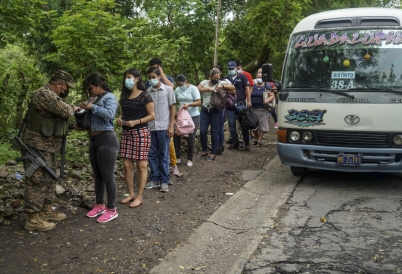 Police in El Salvador