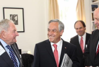 President Piñera (center) with AS/COA Founder David Rockefeller (L) and AS/COA Chairman Emeritus John D. Negroponte (R) in 2011.