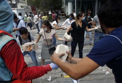 Mexican earthquake rescue volunteers