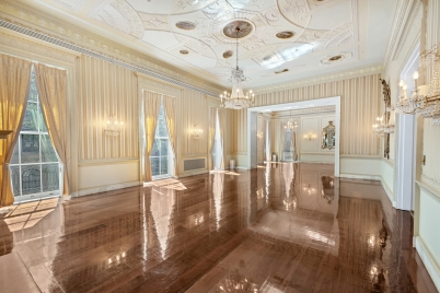 Salon Bolivar at 680 Park Avenue