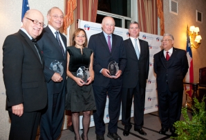 AS/COA President and CEO Susan Segal Receiving the Award