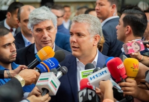 President Duque answers questions. (image: Presidency of Colombia)