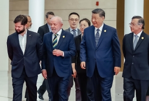 (L-R) Presidents Boric, Lula da Silva, Xi, and Petro in Beijing. (X)