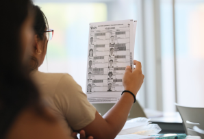 Peru election worker