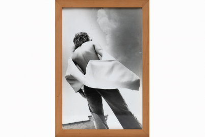 Hélio Oiticica, Omar Salomão wearing P31 Parangolé capa 24 “Escrerbuto,” 1972.