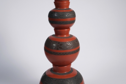 Sofía Ceras Cuiriz, Tower of pots, 2021.