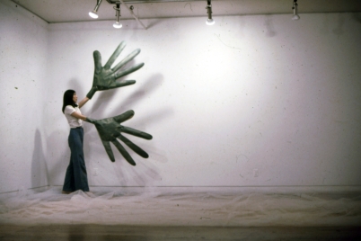 Passing Through, 1975. Performance at Sonnabend Gallery, New York. Sylvia Palacios Whitman archives.