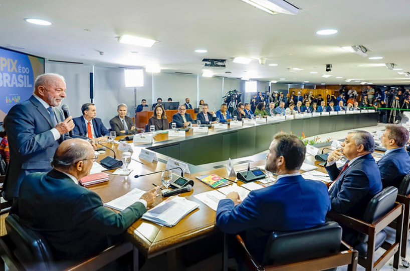 Lula at ministerial meeting