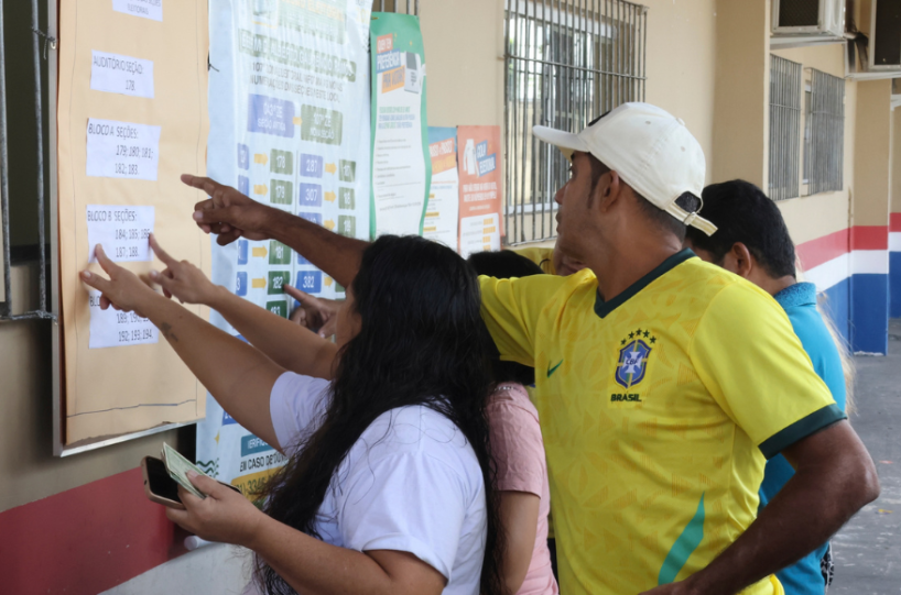 Brazilian voters. (AP)