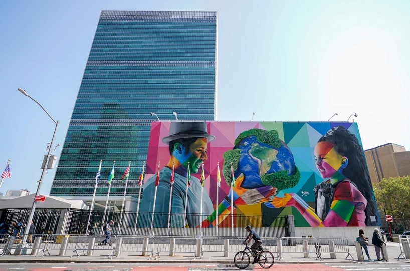 A mural by Brazil's Eduardo Kobra outside the UN. (AP)