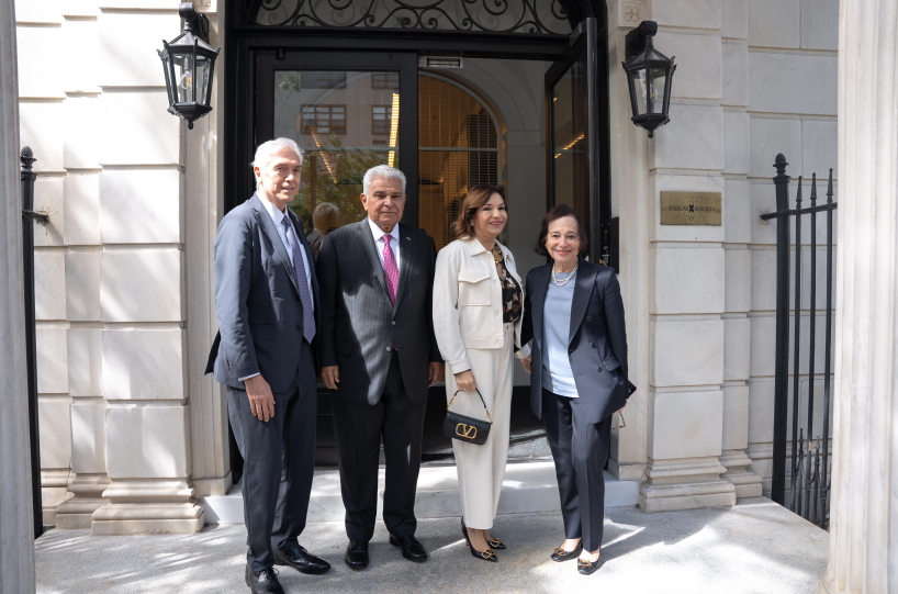 AS/COA's Andrés Gluski, Panamanian President José Raúl Mulino, Panamanian First Lady Maricel Cohen de Mulino and AS/COA's Susan Segal. (Roey Yohai/Roey Yohai Photography)