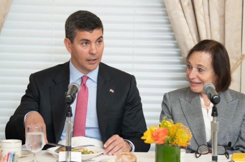 President Santiago Peña (L) and AS/COA's Susan Segal. (Photo: Roey Yohai Photography)