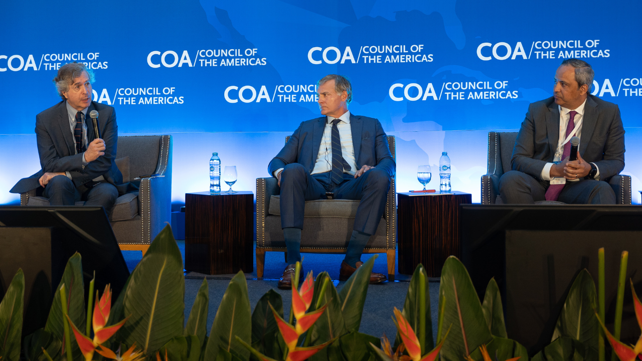 Luis de la Calle y Paul Dyck of Walmart 2025 COA conference in Mexico City