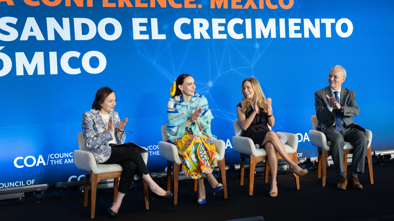 Impulsando el Crecimiento Económico